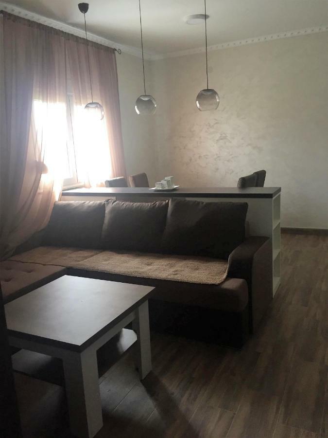 Eko Apartmani Krackovic Golubovci Εξωτερικό φωτογραφία