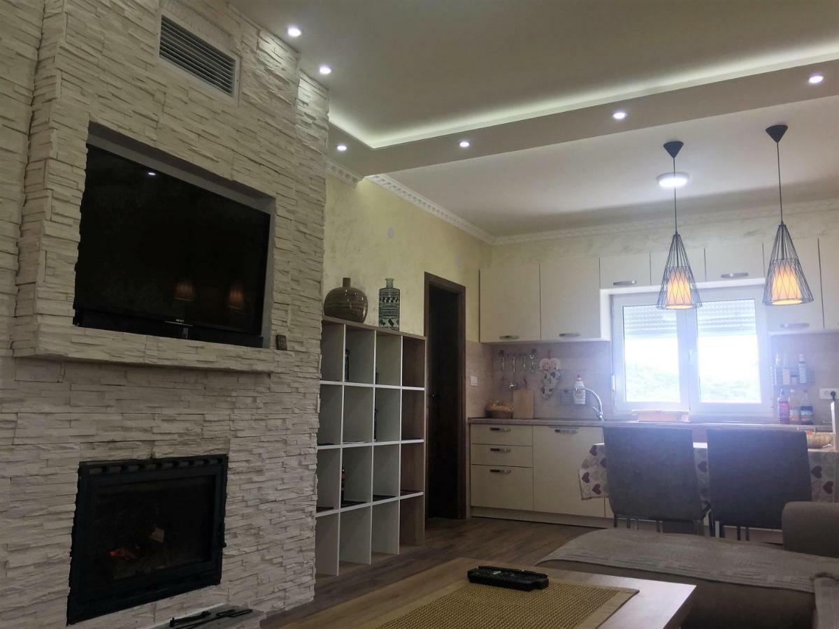Eko Apartmani Krackovic Golubovci Εξωτερικό φωτογραφία